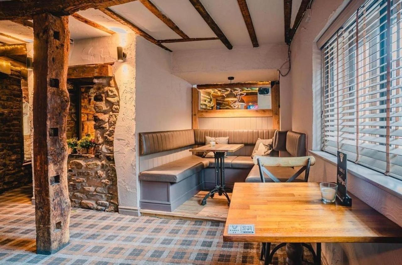 Ferienwohnung Charming 1-Bed Loft In Caerleon Newport  Exterior foto
